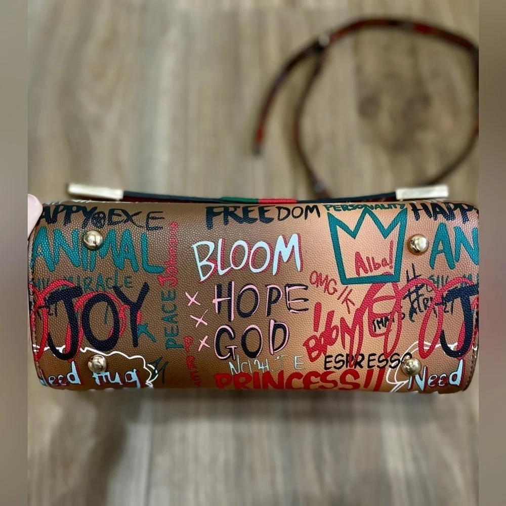 Alba Queen Bee Graffiti Bag Multi NWOT  Trendy Multi Graffiti Queen